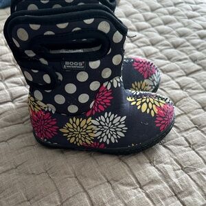 Bogs Kids Floral and Polka Dot Boots - Black, Pink, Yellow